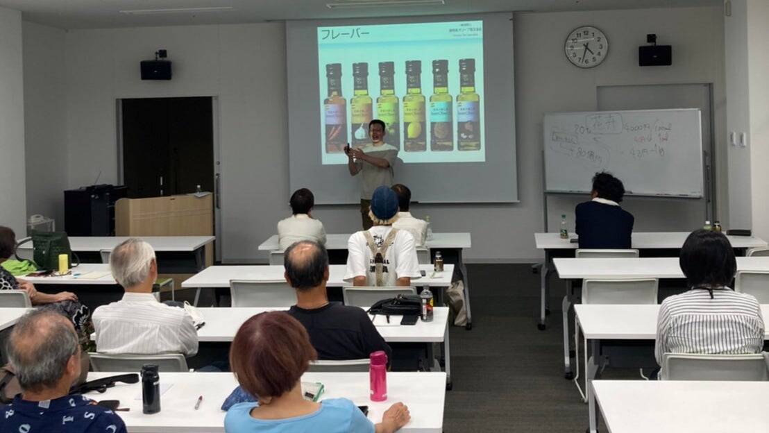 イタリア発、オリーブがつなぐ地方の再生。サラリーマンから転身した農園主が挑む「農家を経営者に、荒れ地を農園にする」おいしい取り組み。「農家の58.7%が70歳以上」という少子高齢化時代に生き残る戦略