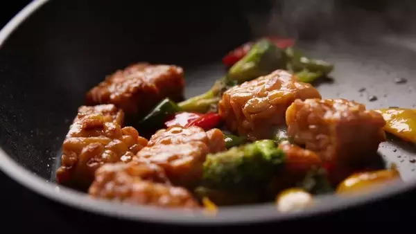 「「インドネシアの納豆」とも呼ばれる高タンパク・食物繊維豊富な「nattojanese（ナットージャネーゼ）」の開発ストーリー」の画像