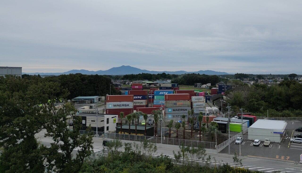 NETFLIX独占配信『忍びの家』のロケ地にもなった、日本初の本格的ドライポートを運営する吉田運送の挑戦　24年問題対応、GX・脱炭素への貢献、TTNEコラボサウナ