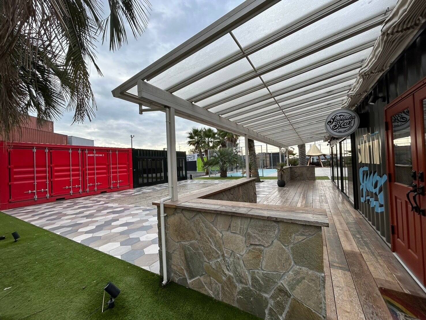 NETFLIX独占配信『忍びの家』のロケ地にもなった、日本初の本格的ドライポートを運営する吉田運送の挑戦　24年問題対応、GX・脱炭素への貢献、TTNEコラボサウナ