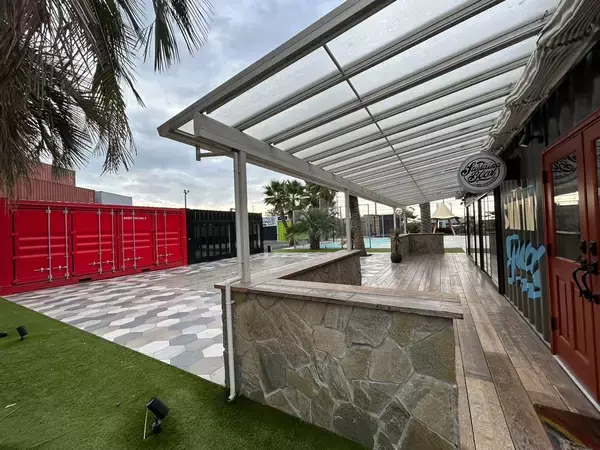 「NETFLIX独占配信『忍びの家』のロケ地にもなった、日本初の本格的ドライポートを運営する吉田運送の挑戦　24年問題対応、GX・脱炭素への貢献、TTNEコラボサウナ」の画像