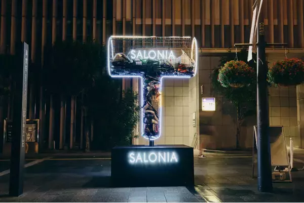 SALONIAが大阪・御堂筋 難波エリアに巨大ドライヤーオブジェを設置　全国46位 * ― 大阪府のリサイクル率の現状を表現　“捨てられるはずだった小型家電”活用でリサイクルを啓発