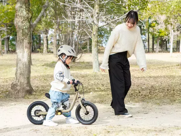 成長に合わせて長く乗れるから経済的！1台で「蹴る・漕ぐ・できる」の3役【こぐまでバイク】4月19日（土）新発売