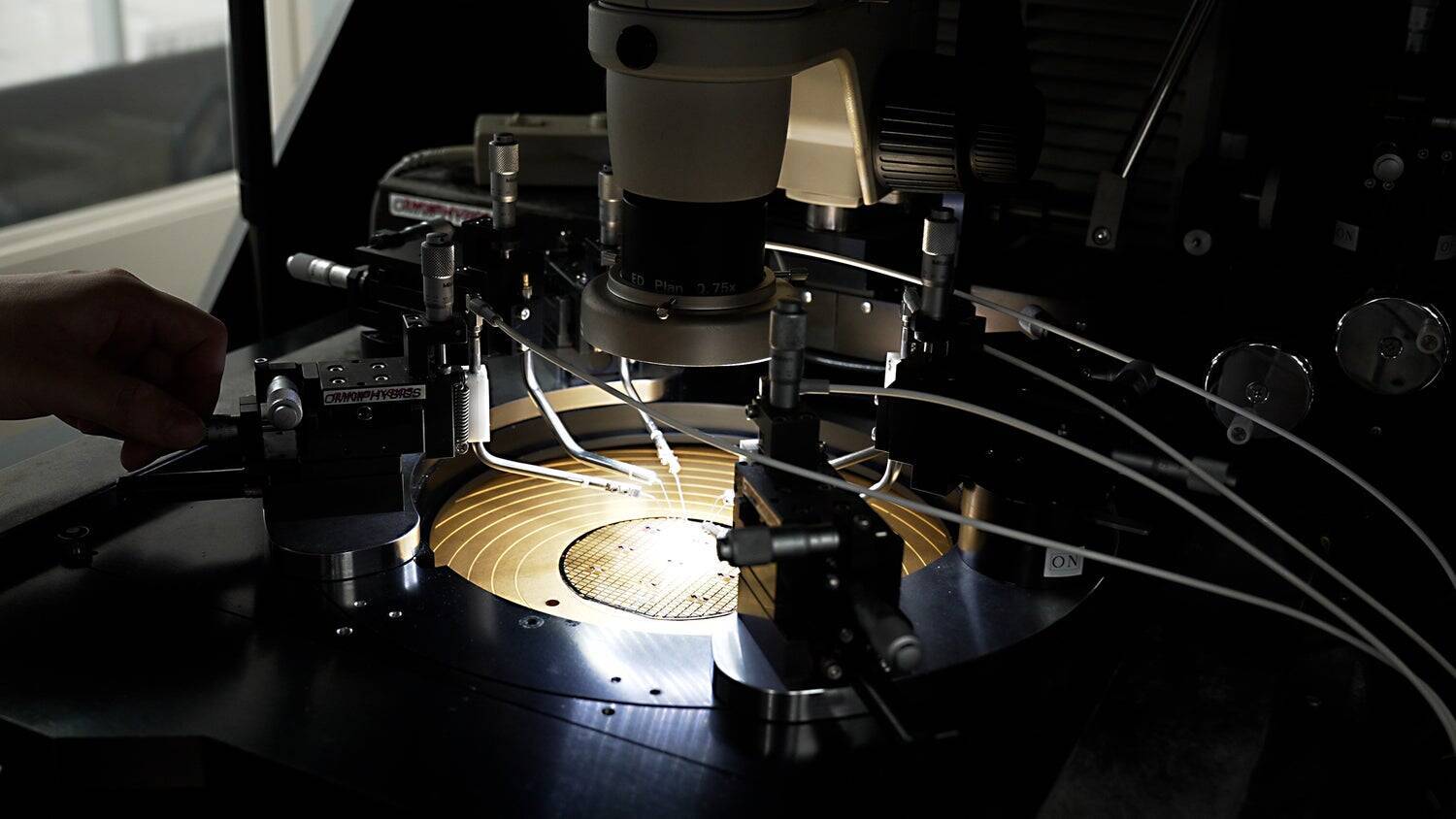 お客さまが扱いやすい製品とは？注目の次世代パワー半導体素材GaNの実用化に向けた挑戦