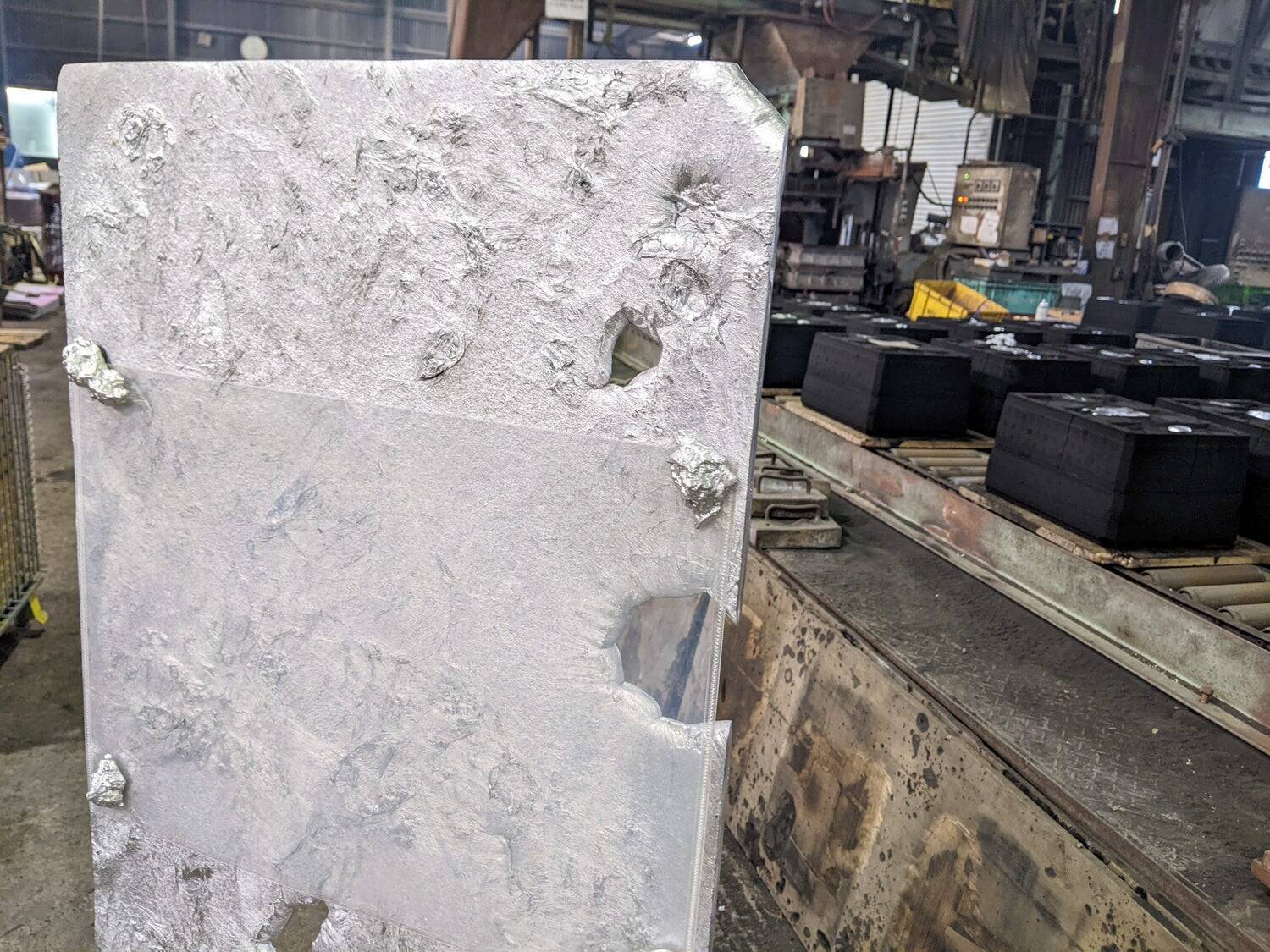 「災害廃材を活用したサインスタンド」伝統の砂型鋳造で記憶をカタチ作る