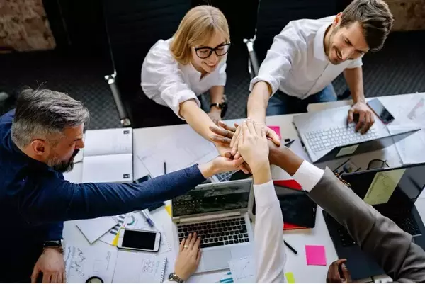 【材料開発×AI】データケミカル、機械学習活用定着を一貫支援