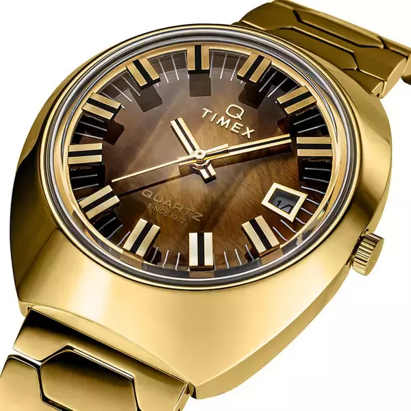 「宙に浮かぶような“フローティングアワーマーカー”と、ノスタルジックな“タイガーアイ”が印象的！『Q Timex 1972 Time Machine Reissu』が、史上最も忠実に復刻。」の画像