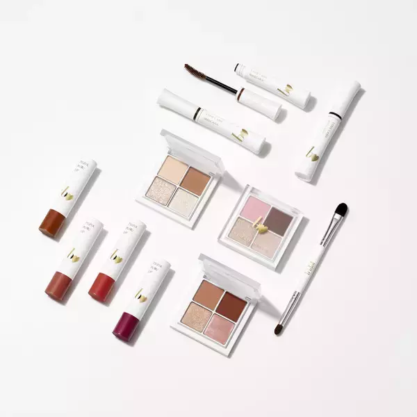 人気コスメブランド「b idol(ビー アイドル)」がリニューアル。吉田朱里さんによるPLAZAの店内ナレーションがスタート！