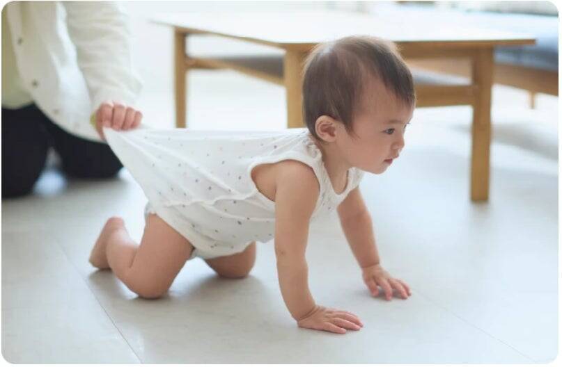 ロンパースのお着替えを変える新発想。ーバイヤーの開発への想いを綴るー