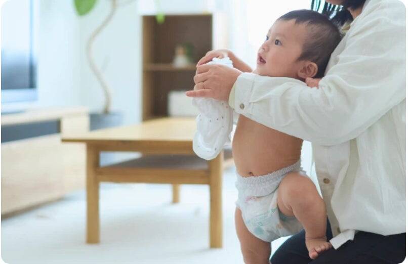 ロンパースのお着替えを変える新発想。ーバイヤーの開発への想いを綴るー