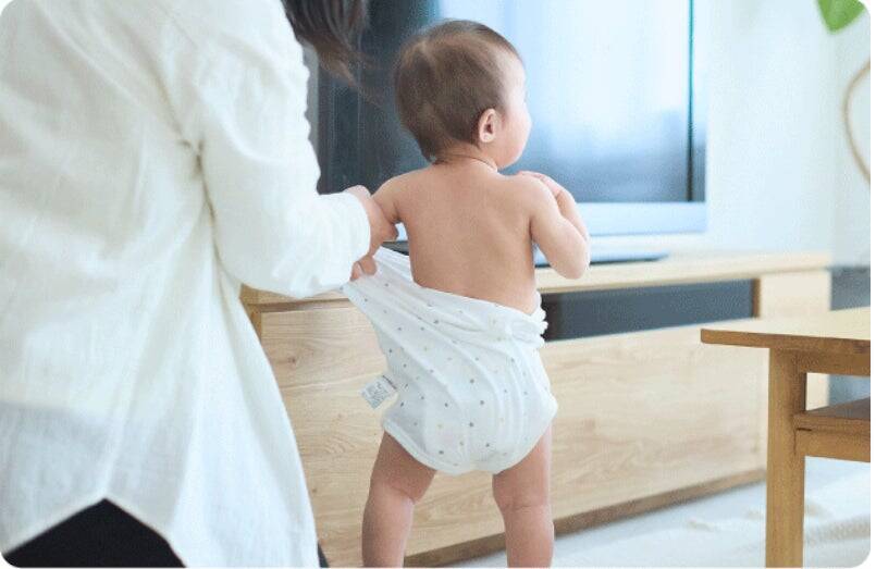 ロンパースのお着替えを変える新発想。ーバイヤーの開発への想いを綴るー