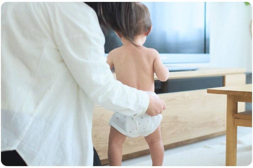 ロンパースのお着替えを変える新発想。ーバイヤーの開発への想いを綴るー