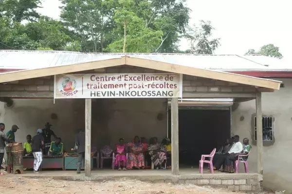 「パリのショコラティエ【ジャン＝ポール・エヴァン】持続可能なショコラの未来のために社会参画を誓う ――新プロジェクト「エヴァン エヌコロサン」始動」の画像