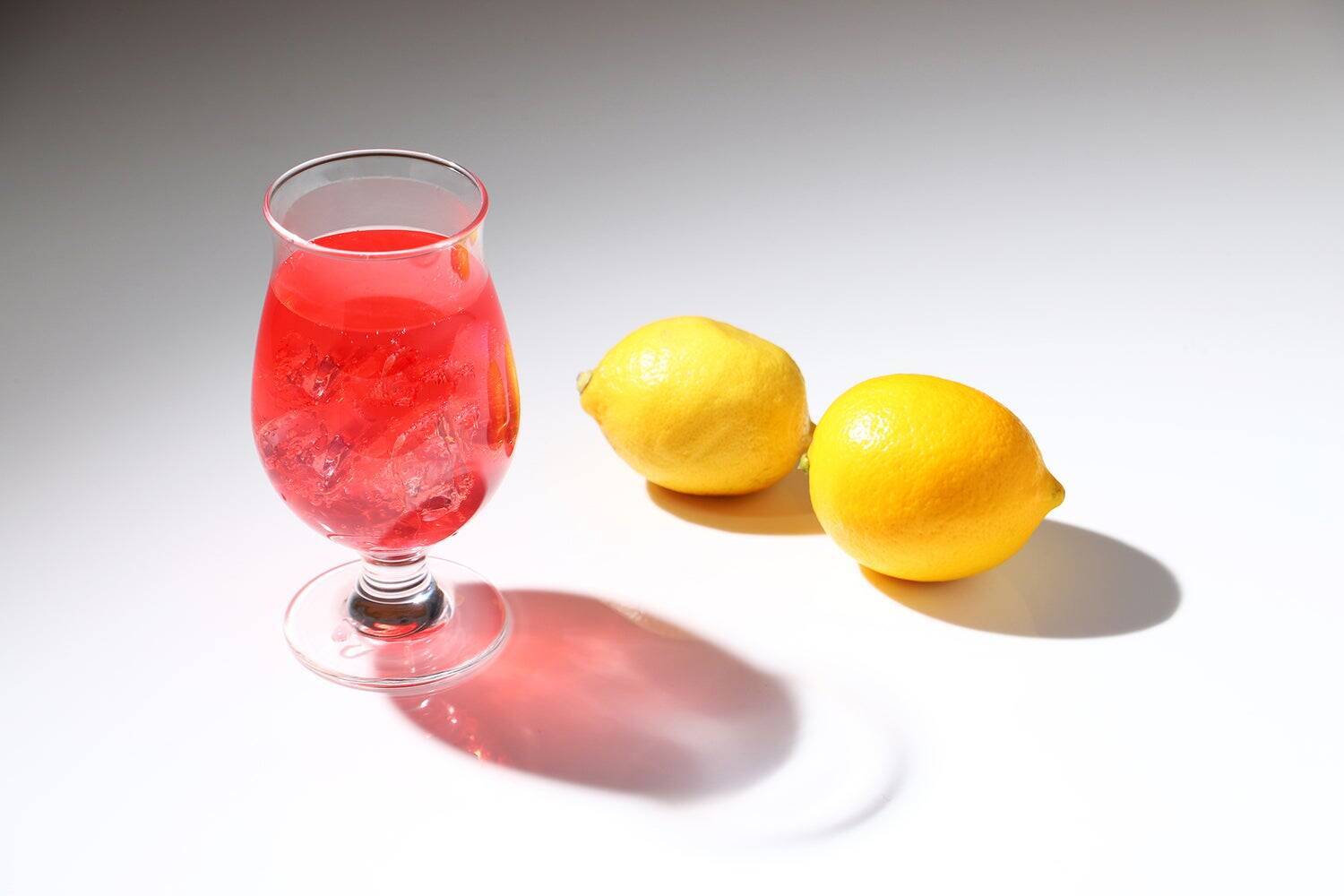 なぜレモンサワーが“紅色”なのか？希少品種「露茜」と中野BCの技が叶えた「禁断のレモンサワー」誕生の裏側