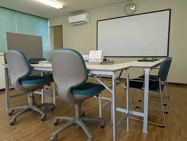 カリキュラムありきではなく、個別の要望へ応える「パソコン教室ちょこんと」。自身の強みと向き合い、PC作業を好きになってもらえる場所を作り上げるまで。