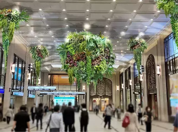 大阪梅田ツインタワーズ・ノース1階「コンコース」夏の天井装飾を初実施～コンコースから広がる未来～“GREEN SEED”