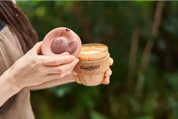 「オールプレス・エスプレッソ 虎ノ門カフェ 期間限定でリターナブルカップでのコーヒー提供を開始」の画像