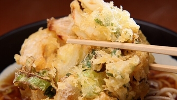 【ＢＳ日テレ】ドランク塚地の本音が思わず漏れた！？「めっちゃ美味しい…」　大手ハンバーガーチェーン、カツ丼店、和食居酒屋など飲食一筋の店主が定年後にまだまだ働きたいとオープンした立ち食いそば屋！
