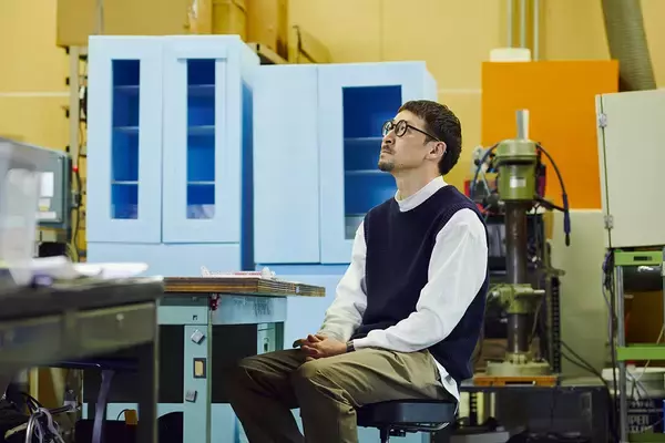 ツインバードの「背伸びせず使える冷蔵庫」と「中身が見える冷蔵庫」。当たり前を疑い、「本質」から生まれた新たなカタチ