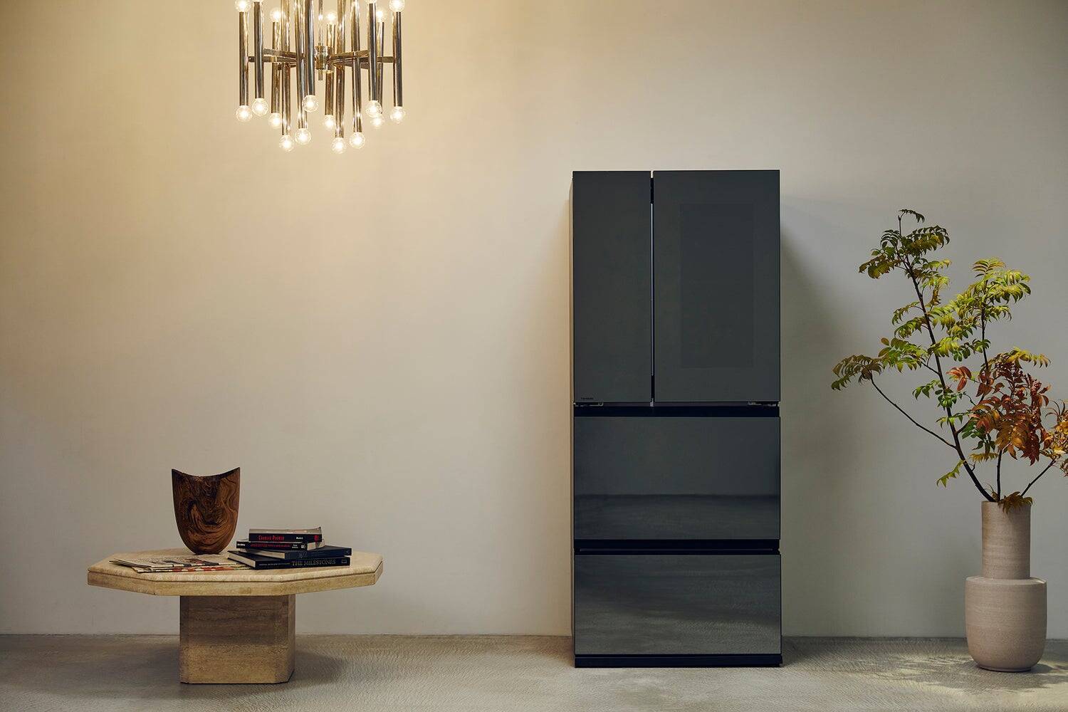 ツインバードの「背伸びせず使える冷蔵庫」と「中身が見える冷蔵庫」。当たり前を疑い、「本質」から生まれた新たなカタチ