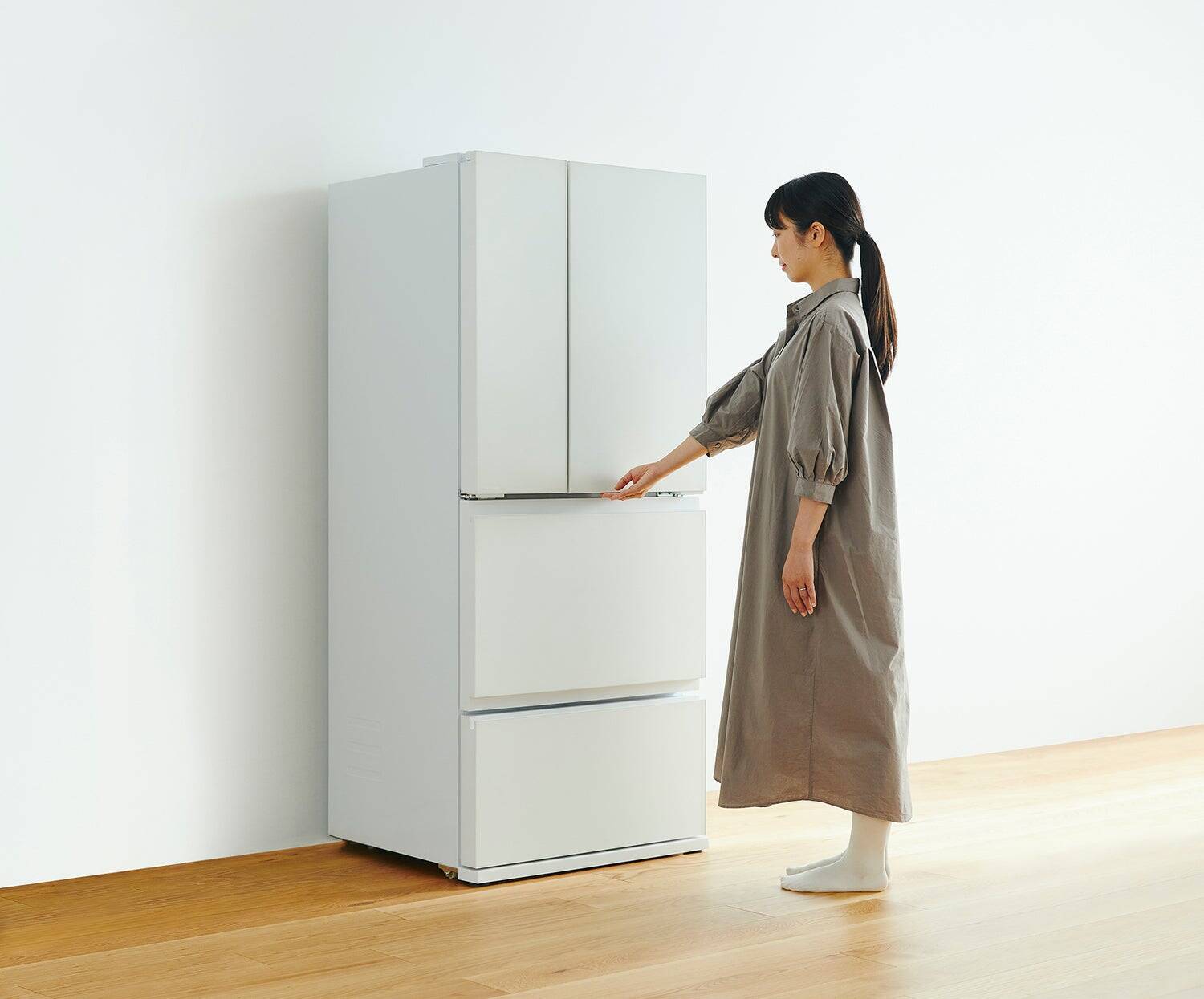 ツインバードの「背伸びせず使える冷蔵庫」と「中身が見える冷蔵庫」。当たり前を疑い、「本質」から生まれた新たなカタチ