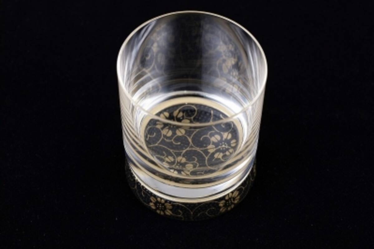 九谷和グラス 黒粒鉄仙 ロックグラス を伊勢丹メンズ館８f サロン ド シマジ にて販売 15年9月1日 エキサイトニュース