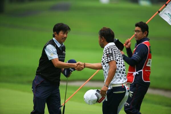 ネスレインビテーショナル 日本プロゴルフマッチプレー選手権 レクサス杯 大会第一日目 大会ホスト片山晋呉 ディフェンディング チャンピオン武藤俊憲が初戦で姿を消す波乱の幕開け 16年7月29日 エキサイトニュース