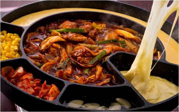 話題沸騰中 韓国でも新大久保でも 数時間待ち必至のあのチーズタッカルビが 韓の旬 菜彩 五反田店 で食べられる 本日5月22日 月 より ご予約の受付けを開始いたします 17年5月22日 エキサイトニュース