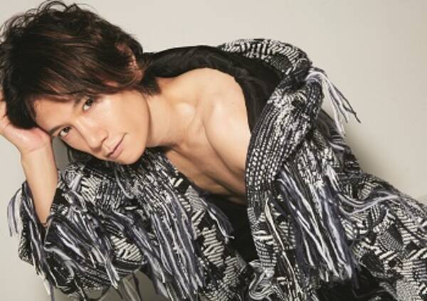 甘いマスクで人気の男性声優 Kennが挑発的なポーズで誘惑 撮影中にアカペラ熱唱 世界的写真家のレスリー キー撮り下ろし連載の最新回にて こんな声優 見たことない 新たな魅力がさく裂 17年9月1日 エキサイトニュース