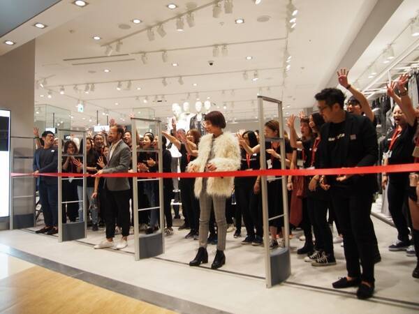 H M モラージュ菖蒲openに1 700人が列 17年9月4日 エキサイトニュース