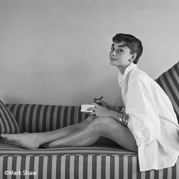 写真集 Audrey Hepburn オードリー ヘプバーン を９月中旬に発売 一流の写真家によって撮影された写真作品を約１６０点収蔵 17年9月7日 エキサイトニュース