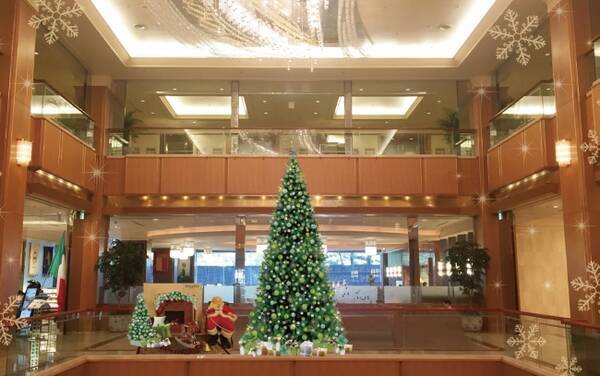 ロイヤルパークホテル 17トレンドカラー グリーナリー で彩るクリスマス装飾 イルミで煌く6mツリーが初登場 17年10月24日 エキサイトニュース