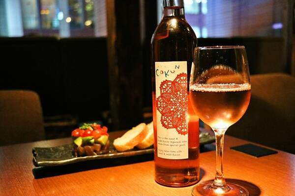 カフェのような女性向け居酒屋で日本酒19種飲み放題 ワイングラスで日本酒を楽しむ人気プランが２月15日 木 より期間限定でスタート 18年2月15日 エキサイトニュース