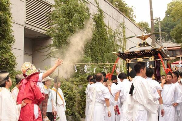 祭り衣装で神輿担ぎなどを親子で体験 浜降り 観覧もあり 熱海こがし祭り 体験プログラムを実施 18年6月26日 エキサイトニュース