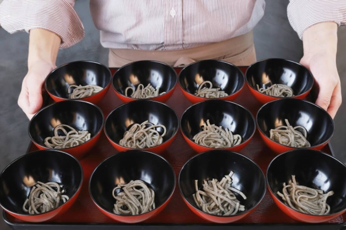 北新地で 日本初 となる十割蕎麦の わんこそば が期間限定 わんこいん 500円 18年10月4日 エキサイトニュース 北新地で 日本初 となる十割蕎麦の わんこそば が期間限定 わんこいん 500円 18年10月4日 エキサイトニュース