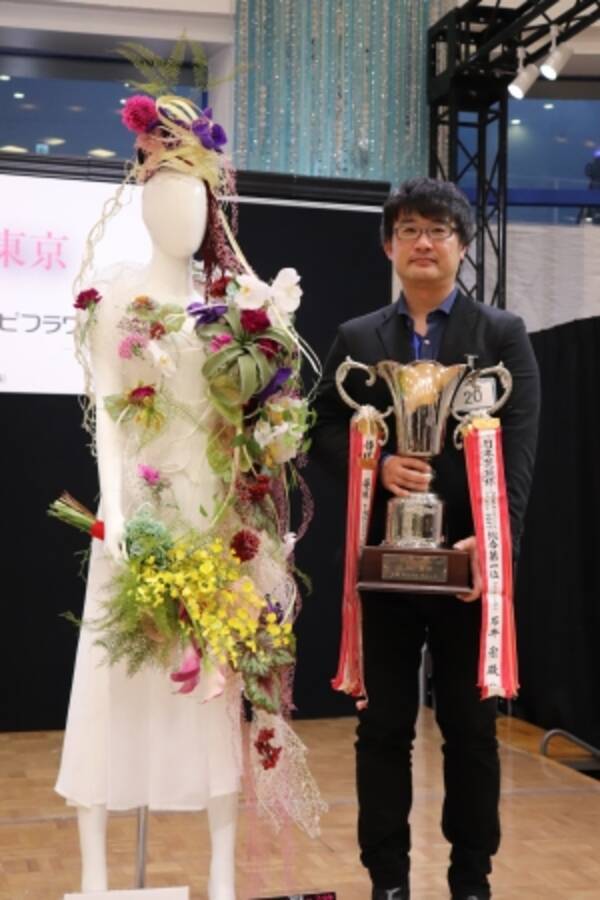 18年フラワーデザイナーチャンピオンは 福岡県 フラワーデザインドール の深町拓三さんに決定 18年10月22日 エキサイトニュース