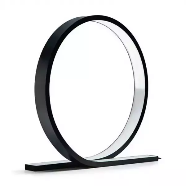 ゴルフからヒントを得た!? 洗練されたデザインのテーブルランプ「LOOP」を自社ECで販売開始