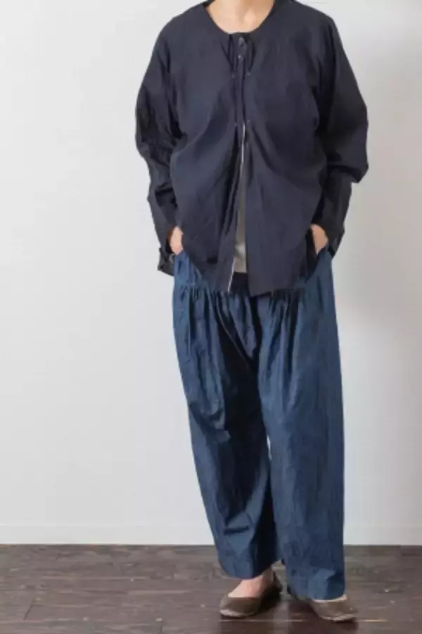 【介護用衣服の革新／7月デビュー】「片手でも簡単に着られる、オシャレな服が欲しい！」そんな期待に応える服があります。世の中には介護用の衣服もありますが、着たいと思える服に出会えていないのでは？