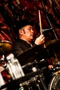 【ライブレポート】怒髪天とウルフルズが、思い出の十三ファンダンゴで対バン！