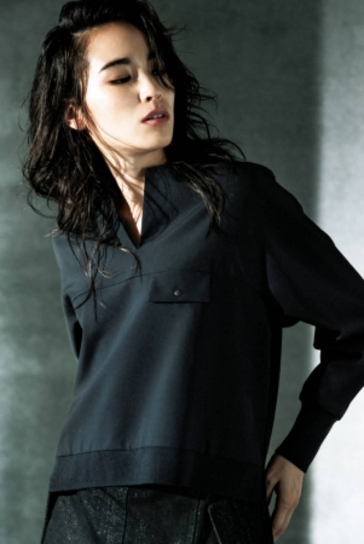 様々な表情を持つ 黒 がテーマ アルチザン バジーレ28 ベータ レディース3ブランドから黒一色のコレクションを発売 19年8月27日 エキサイトニュース