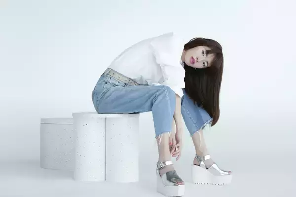 KAMARQGROUPのフラッグシップ家具ブランド「KAMARQ」が新コレクションをリリース。阪急MEN’S OSAKAにポップアップ店舗を開設し、先行販売を開始します。