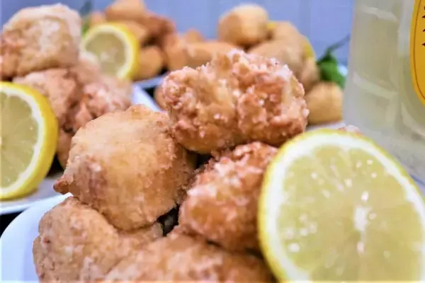 1日30食限定の本鮪イベントを開催！池袋『マグロ専門　吉田屋』の【生マグロの大盛刺し桶】と【本マグロのトロ唐揚げ】がお得すぎる！！