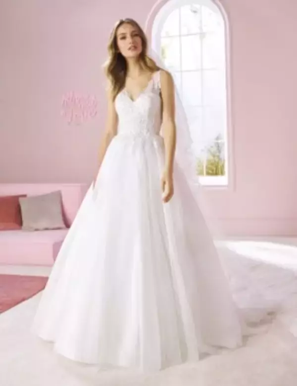 増税前最後、６００点以上お買い得ドレスが大集結　ウエディングバザール＆掘り出しきもの大処分市