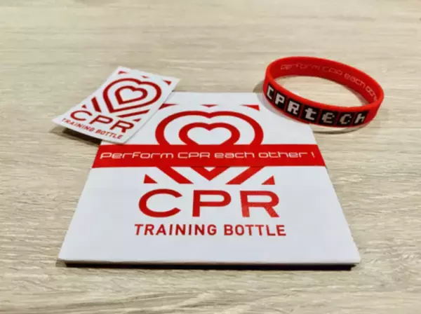 「林先生の初耳学」でも紹介されたCPRトレーニングボトルがCPR（心肺蘇生）の普及啓発の新アイテム「Perform CPRリストバンド」販売開始