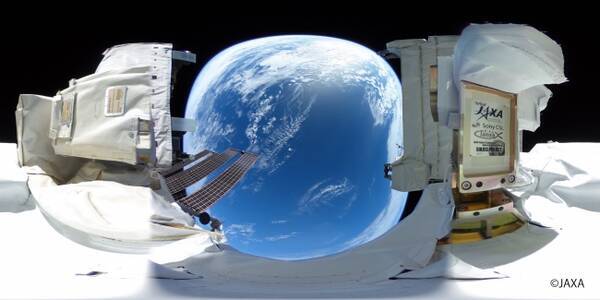 Jaxa リコー 宇宙空間で撮影した360 の全天球静止画 動画を公開 19年10月17日 エキサイトニュース
