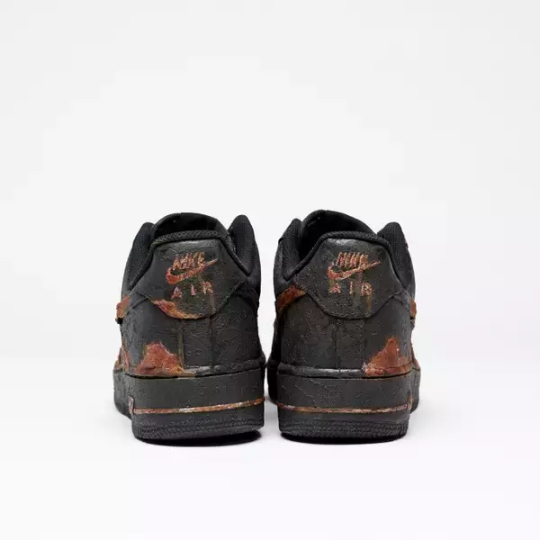 錆をテーマにしたリメイクプロジェクト「RUST（ラスト）」が始動。AIR FORCE1 LOWをベースにした「AF1 LOW RUST BLK」が発売。