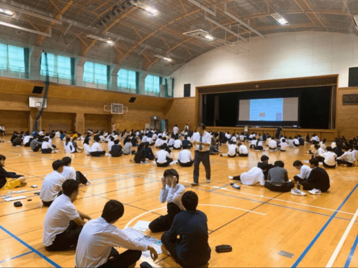 横浜市立東高等学校の 総合的な探究の時間 にて 未来技術推進協会の開発したボードゲームを使った総勢280名のsdgsワークショップを開催 19年10月29日 エキサイトニュース