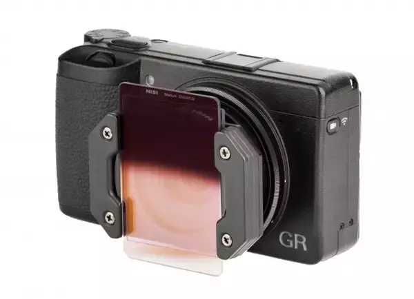 RICOH GR III専用 角型フィルターキット発売。PL/GNDなど本格的なフィルターワークを可能に。