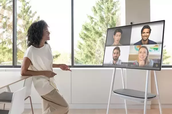 JBS、Microsoft Surface Hubの貸し出しとトレーニングなどの付帯サービスをセットにしたオールインクルーシブサービス「Surface Hub as a Service」をリリース