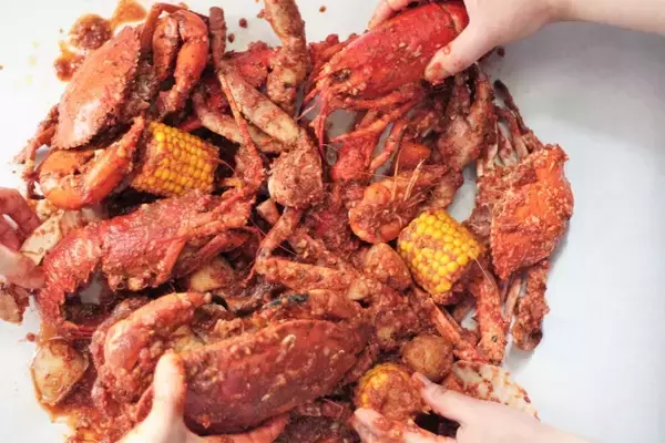 ダンシングクラブ“お年玉キャンペーン2020” 2020年1月1日（水）～31日（金） 3店同時開催！